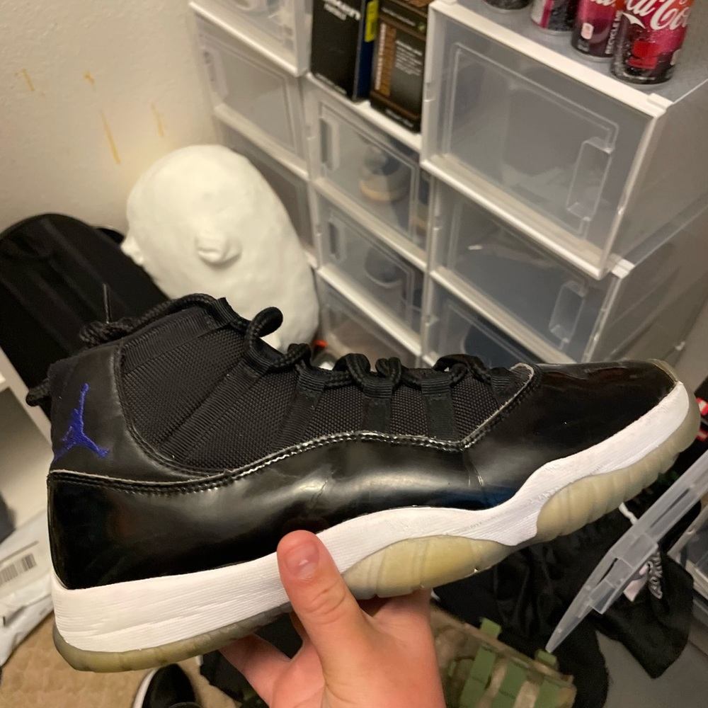 Jordan 11 Space Jam (2016)